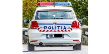 O fată de 13 ani a căzut de la etajul IV, în Brăila 1 O fată de 13 ani a căzut de la etajul IV, în Brăila
