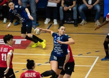 HC Dunărea s-a impus greu, în repriza a doua, în duelul cu ultima clasată din Liga Florilor
