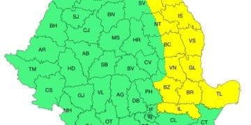 Informare de lapoviță, ninsori și polei, în întreaga țară, până marți dimineața