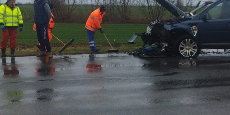 Accident grav, cu două persoane rănite, pe DN2B