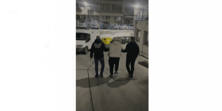 Bărbat reținut de polițiști pentru tâlhărie calificată și șantaj