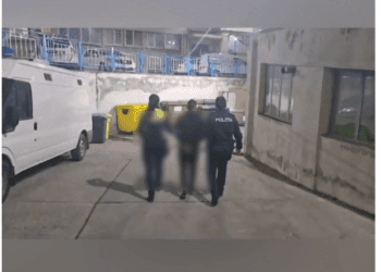 Reținut de polițiști pentru furt calificat și efectuarea de operațiuni financiare în mod fraudulos