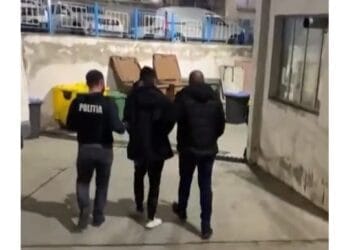 Minor plasat în arest la domiciliu după ce a deposedat de bani un alt minor