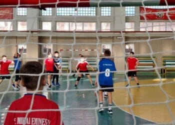 Echipa de la Școala Mihai Eminescu a câștigat etapa județeană a competiției de Minihandbal Mixt pentru învățământul primar, parte a Programului Național ”Campioni în Școală”