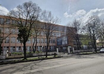 Din punctul de vedere al liberalului Alexandru Popa, nu e de bun augur transformarea cunoscutei fabrici de cămăși „Braiconf” într-un gen de mall