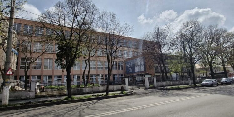 Din punctul de vedere al liberalului Alexandru Popa, nu e de bun augur transformarea cunoscutei fabrici de cămăși „Braiconf” într-un gen de mall