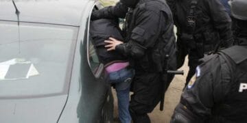 Urmăriți la nivel național și internațional prinși de polițiști