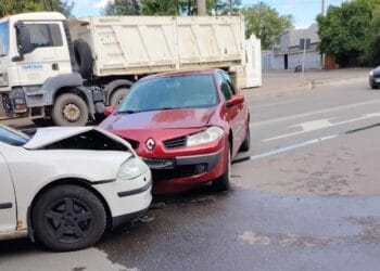 Trei autoturisme implicate într-un accident pe Calea Galați