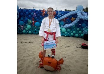 Maria Naidin, de la CSM Brăila, a câștigat locul I la Campionatul Național de Sambo pe plajă - seniori, categoria 50 kg 13 Maria Naidin, de la CSM Brăila, a câștigat locul I la Campionatul Național de Sambo pe plajă – seniori, categoria 50 kg