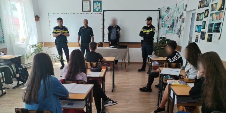 Polițiștii au mers la Siliștea în a patra zi a evenimentului național ”Săptămâna Școală în Siguranță”