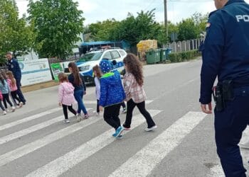 Polițiștii brăileni, în mijlocul copiilor de la Grădinița din Viziru