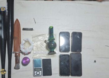 Trei tineri cercetați pentru săvârșirea infracțiunilor de trafic de droguri de mare risc