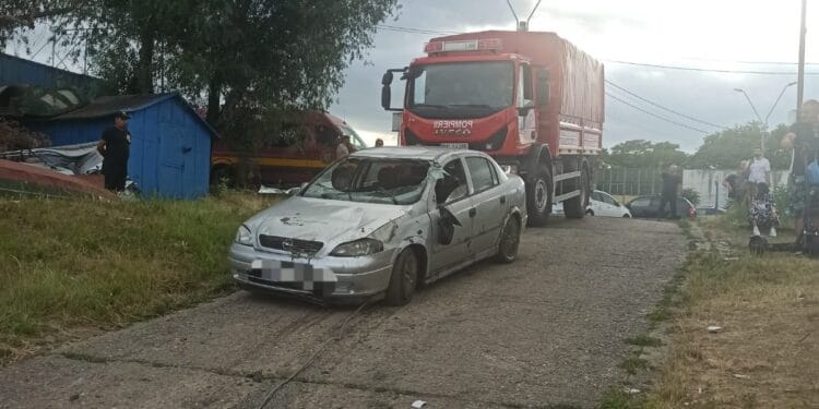 Proprietarul unui autoturism a vrut să-şi lanseze la apă un skijet şi a scăpat și autovehiculul în Dunăre