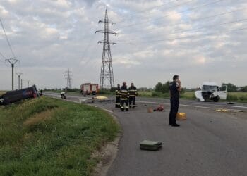 Accident rutier pe DN 2B. Unul dintre șoferi a decedat, iar 13 persoane au fost transportate la spital