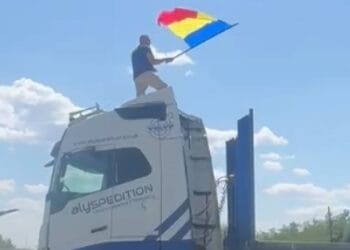 Șoferul care ieri a blocat Autostrada A1, în semn de protest, a fost reținut pentru 24 de ore 19 Şoferul care ieri a blocat Autostrada A1, în semn de protest, a fost reținut pentru 24 de ore