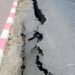 DN10 se surpă spre albia râului în zona localității Siriu 2 DN10 se surpă spre albia râului în zona localității Siriu