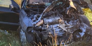 Tragedie pe DN 22. Doi soți din Brăila și-au pierdut viața după ce o remorcă desprinsă dintr-un autocamion le-a spulberat mașina