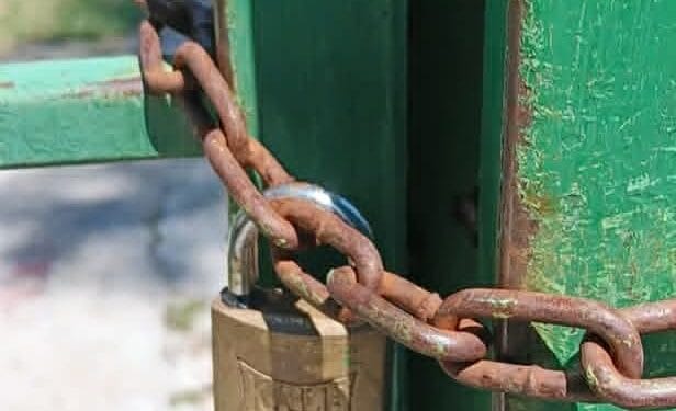 PLAJA DIN LACU SĂRAT ÎNCHISĂ PE TERMEN NELIMITAT 14 PLAJA DIN LACU SĂRAT ÎNCHISĂ PE TERMEN NELIMITAT