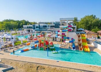 Caz grav la Alma, un copil și-a tăiat buricele degetelor la piscină