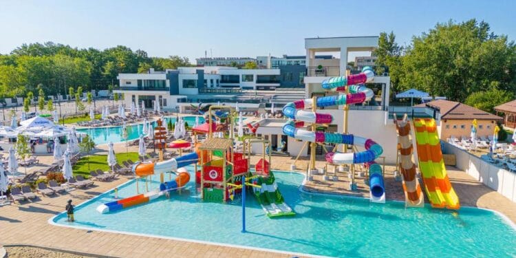 Caz grav la Alma, un copil și-a tăiat buricele degetelor la piscină 14 Caz grav la Alma, un copil și-a tăiat buricele degetelor la piscină