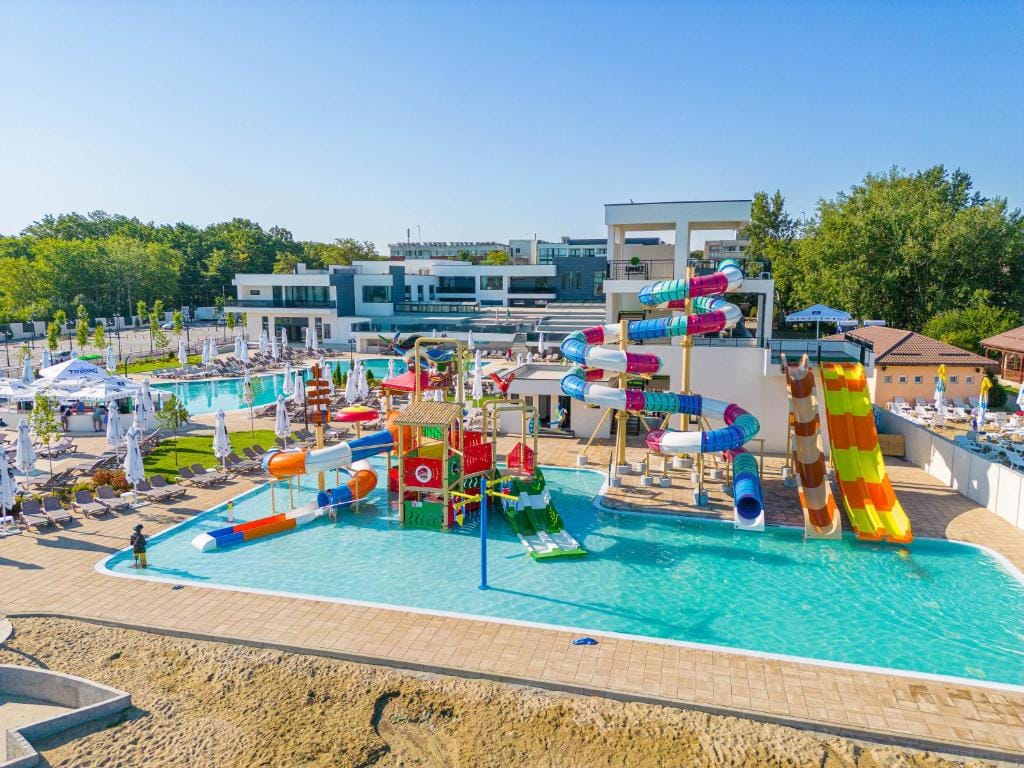 Caz grav la Alma, un copil și-a tăiat buricele degetelor la piscină 15 pisicna alma