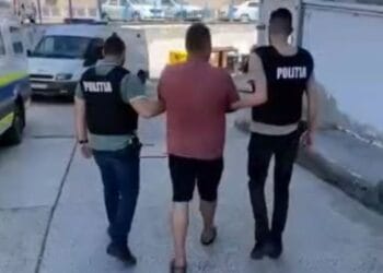 Reținut de polițiști și plasat sub control judiciar pentru furt 17 Reținut de polițiști și plasat sub control judiciar pentru furt