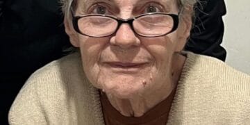 O femeie de 76 de ani, diagnosticată cu Alzheimer, a dispărut fără urmă. Poliția cere ajutorul populației