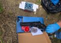 Tânăr reținut după ce ar fi tras cu o armă airsoft asupra unui bărbat, la Nămoloasa, în județul Galați