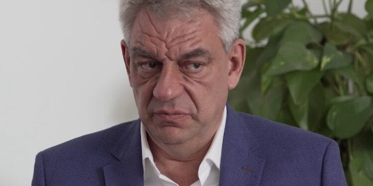 PSD- istul Mihai Tudose a învățat de tânăr că în politică există interpretări care îi permit schimbări de loialități sau redistribuire a înfluenței, care  să-i camufleze “trădarea” sau “prăduiala”