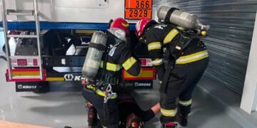 Explozie urmată de incendiu într-un bloc de locuințe din municipiul Galați