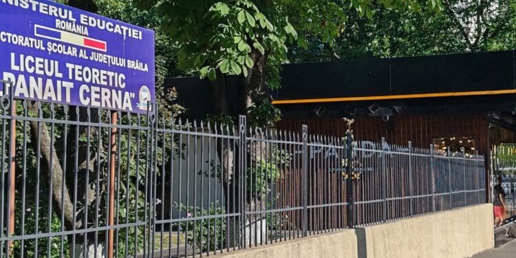 Un teren aflat în curtea Liceului Panait Cerna scos la licitație de Primăria Brăila la prețul ridicol de 2,03 lei mp/lună