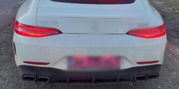 Autoturism cu plăcuțe de înmatriculare false, depistat în trafic de polițiștii din Țăndărei 1 Autoturism cu plăcuțe de înmatriculare false, depistat în trafic de polițiștii din Țăndărei