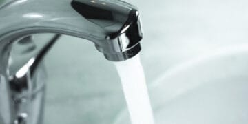Jurnalistul Chivu vorbește depre apa contaminată din județ, dar și despre încercarea CUP Dunărea Brăila și a Direcției de Sănătate Publică Brăila de a ține capacul peste oala care fierbe. Curios, nici Prefectura Brăila nu a fost informată despre caz