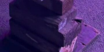 Un aparat de joacă amplasat pe faleza Brăilei, este fixat periculos cu cioate de lemn și carton, Dragomire, vezi că este în curtea ta !! 1 Un aparat de joacă amplasat pe faleza Brăilei, este fixat periculos cu cioate de lemn și carton, Dragomire, vezi că este în curtea ta !!