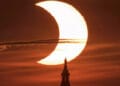 Universul va opri lumina: Eclipsa de Soare și facturile noastre