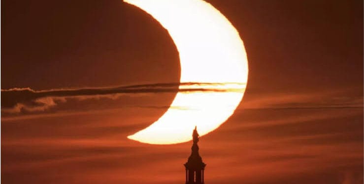 Universul va opri lumina: Eclipsa de Soare și facturile noastre
