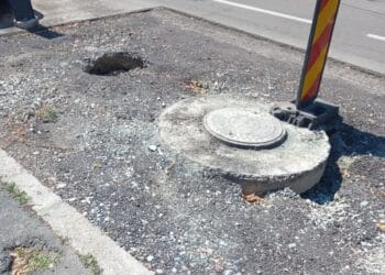 Primare, se scufundă Brăila, când mai asfaltezi, da corespunzător, nu doar simbolic. Parca sloganul tău era ”Eu asfaltez !”